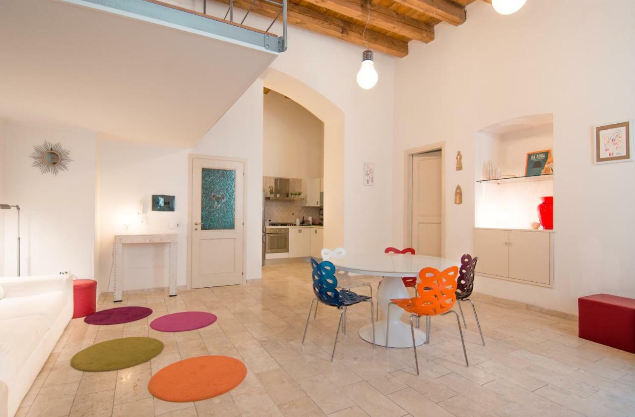 Modern Apartment In Historic Building Cagliari Kültér fotó