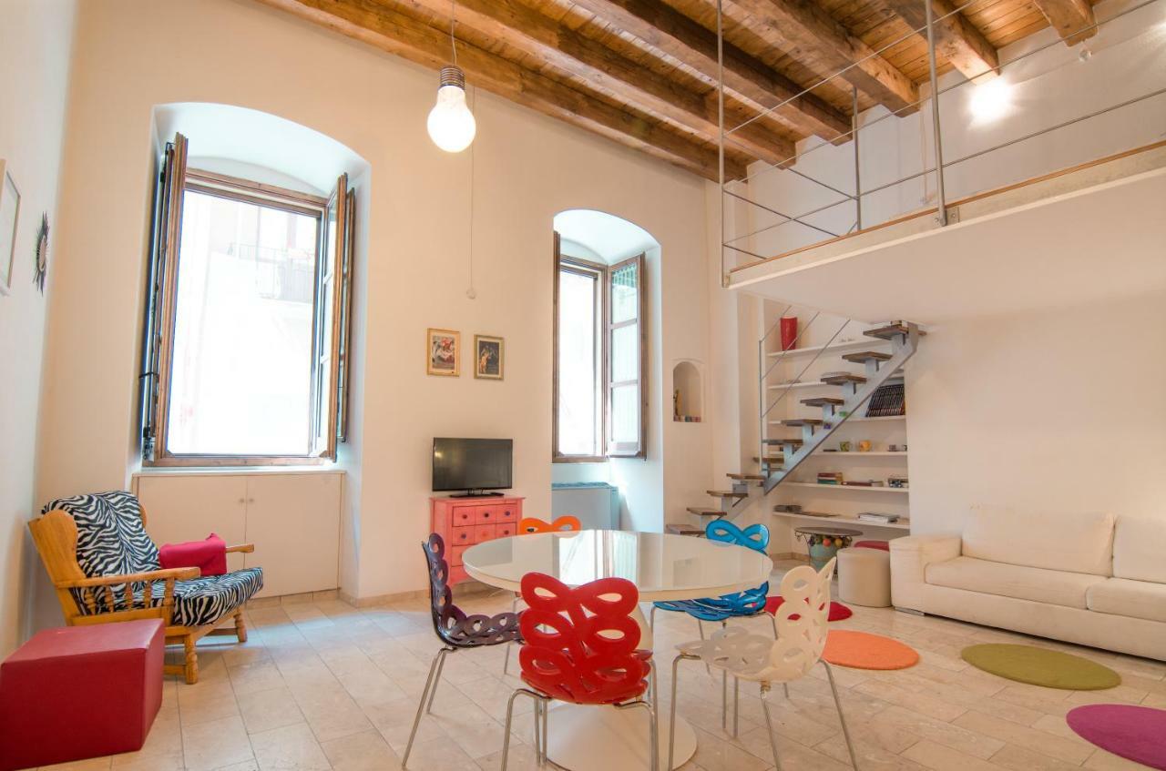Modern Apartment In Historic Building Cagliari Kültér fotó