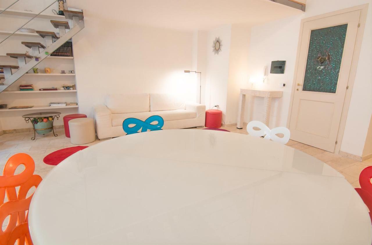 Modern Apartment In Historic Building Cagliari Kültér fotó