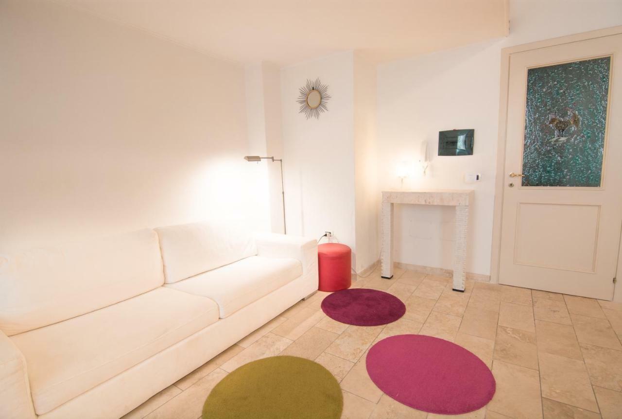 Modern Apartment In Historic Building Cagliari Kültér fotó