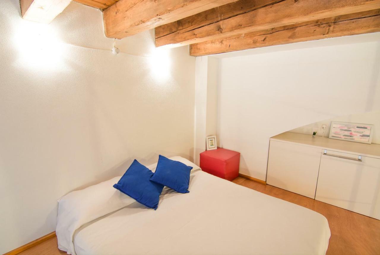Modern Apartment In Historic Building Cagliari Kültér fotó